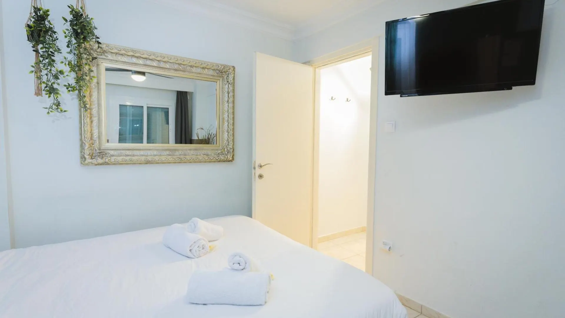 Apartment Stylish Apt W Jacuzzi, 5 Min To White Tower Thessaloniki Greece